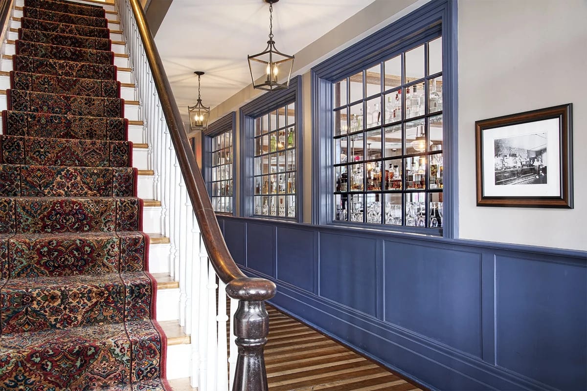 CH Entry with Stairs